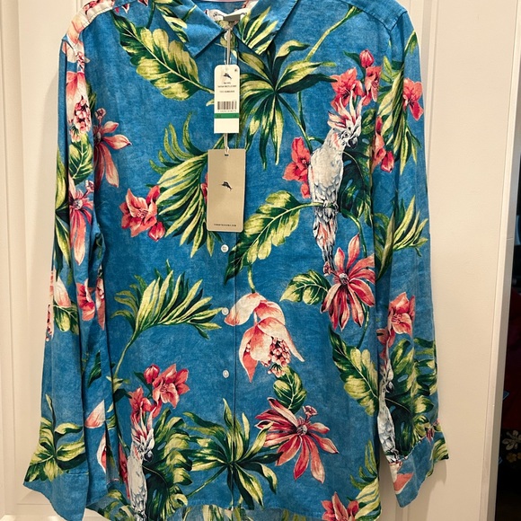 Tommy Bahamas long sleeve blouse floral and 🦜 parrot print - Picture 3 of 4